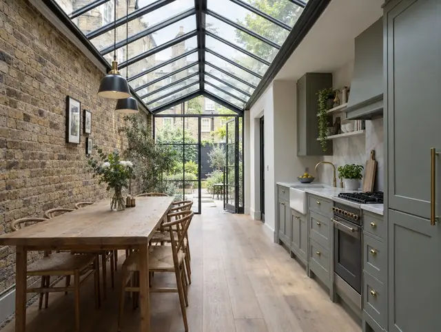 Dual-pitch ridge glazed roof over a Victorian side-return kitchen